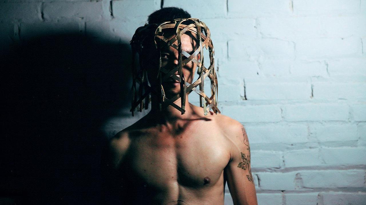 „Tukkuv linn“ – valm vägivallast ja lunastusest